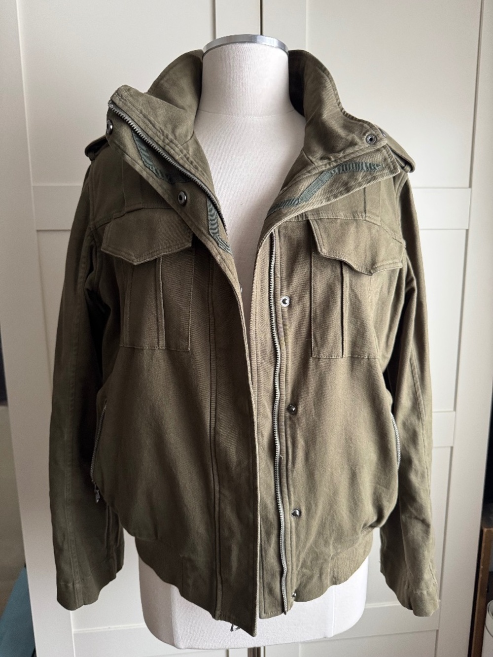 Alice + Olivia oversized khaki green cotton jacket Never Say Never embroidered